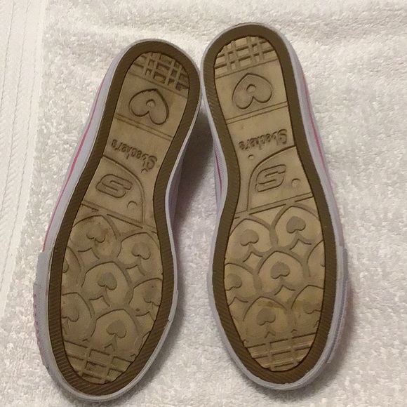 Skechers Girls size 3.5 slip on tennis shoes - Picture 7 of 8